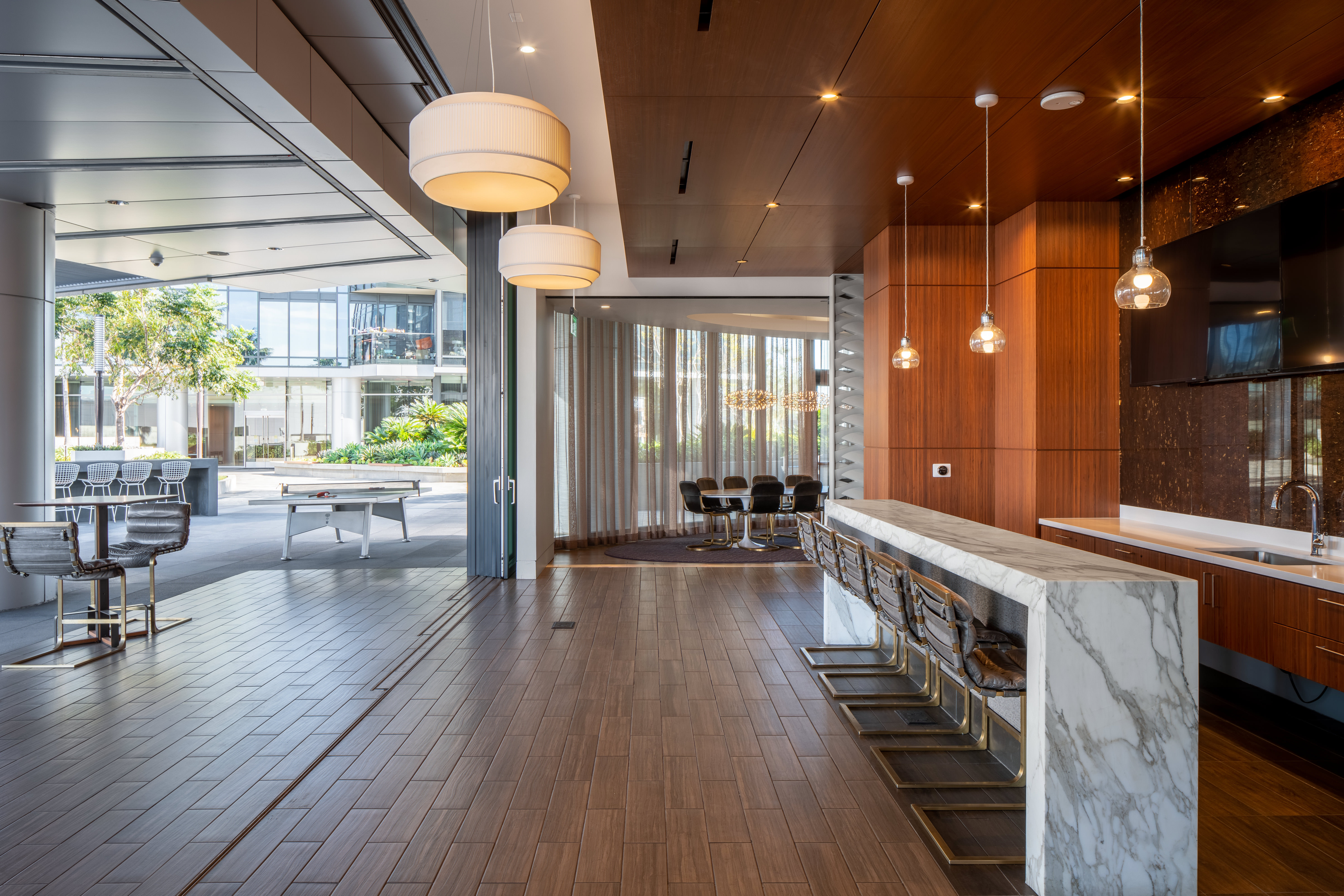 Circa LA Apartments — building and shared spaces.