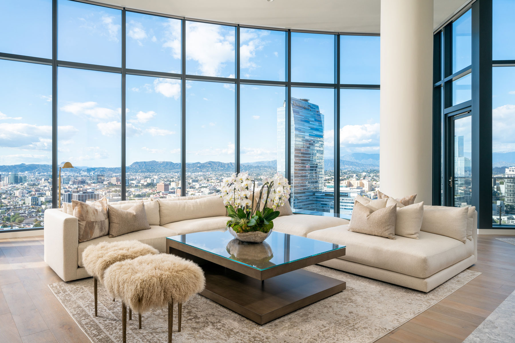 Popular Downtown San Diego Louis Vuitton 2600sqft Penthouse in CA