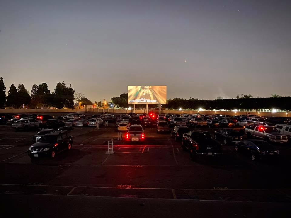 paramount drive in movie theatre hours