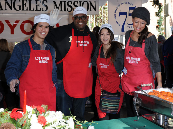 Los Angeles Mission Thanksgiving near Circa apartments in Downtown Los Angeles