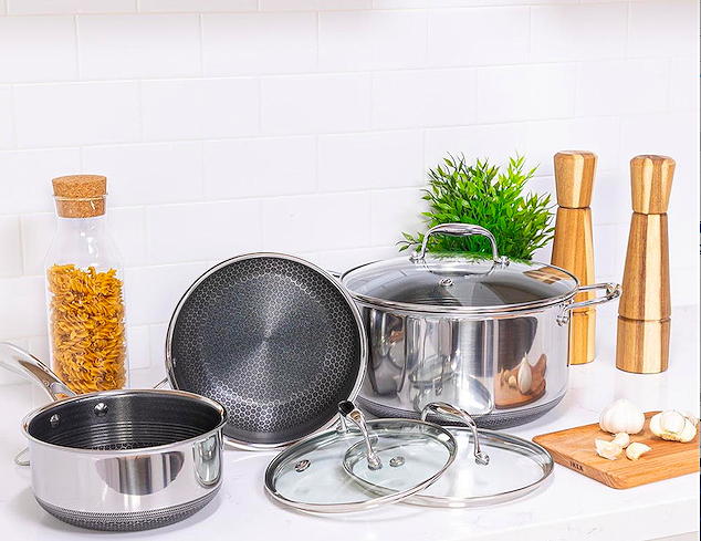 Stock up Your Kitchen With Some High Quality HexClad Cookware