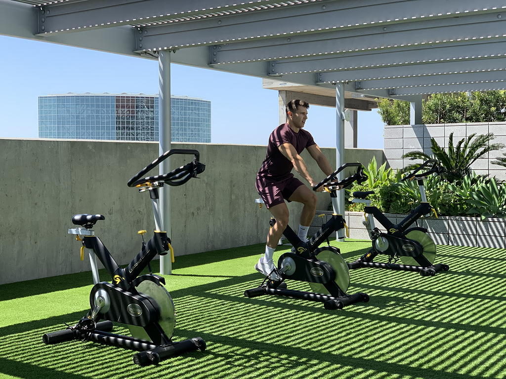 Outdoor Training Turf at Circa residences in Downtown Los Angeles