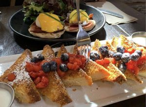 Blu Jam Cafe brunch near Circa residences in downtown Los Angeles
