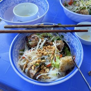 Delicious Dish Tours walking tour near Circa residences in downtown Los Angeles 